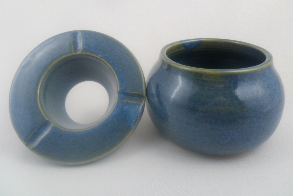 cendrier bleu yves oterrefeu poterie palaiseau