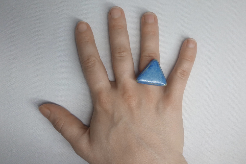 bague triangle bleue poterie palaiseau